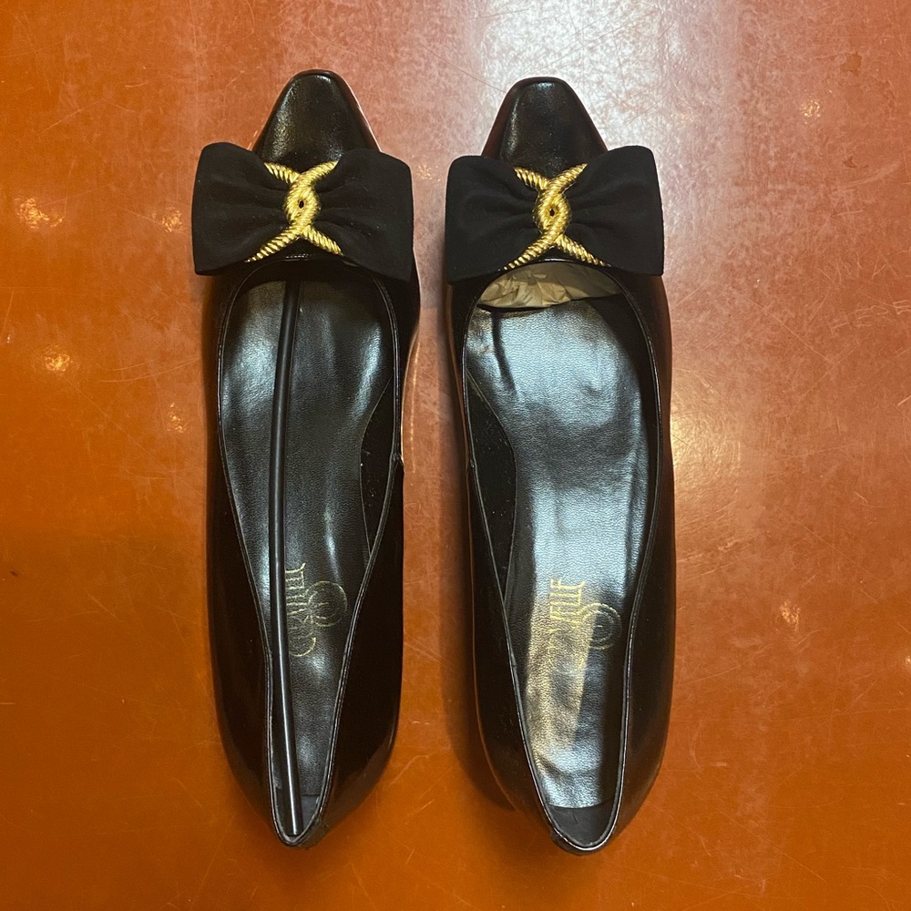 Vintage 1980’s Cervelle Black Leather Low Heels Gold Bow Embellished